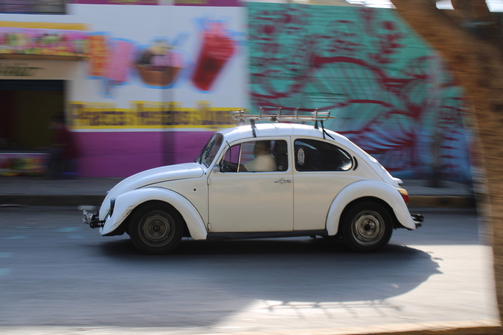 Auto volkswagen beetle blanco